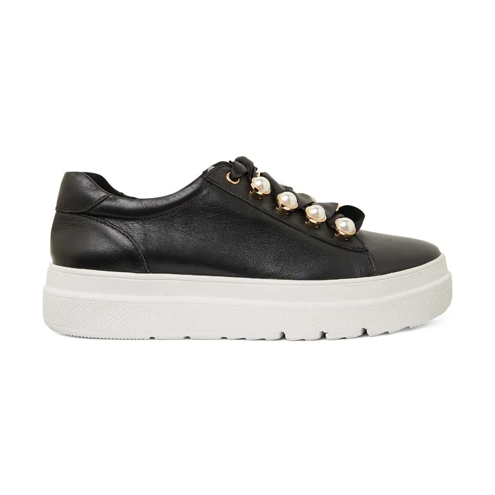 Bant Sneaker in Black Leather