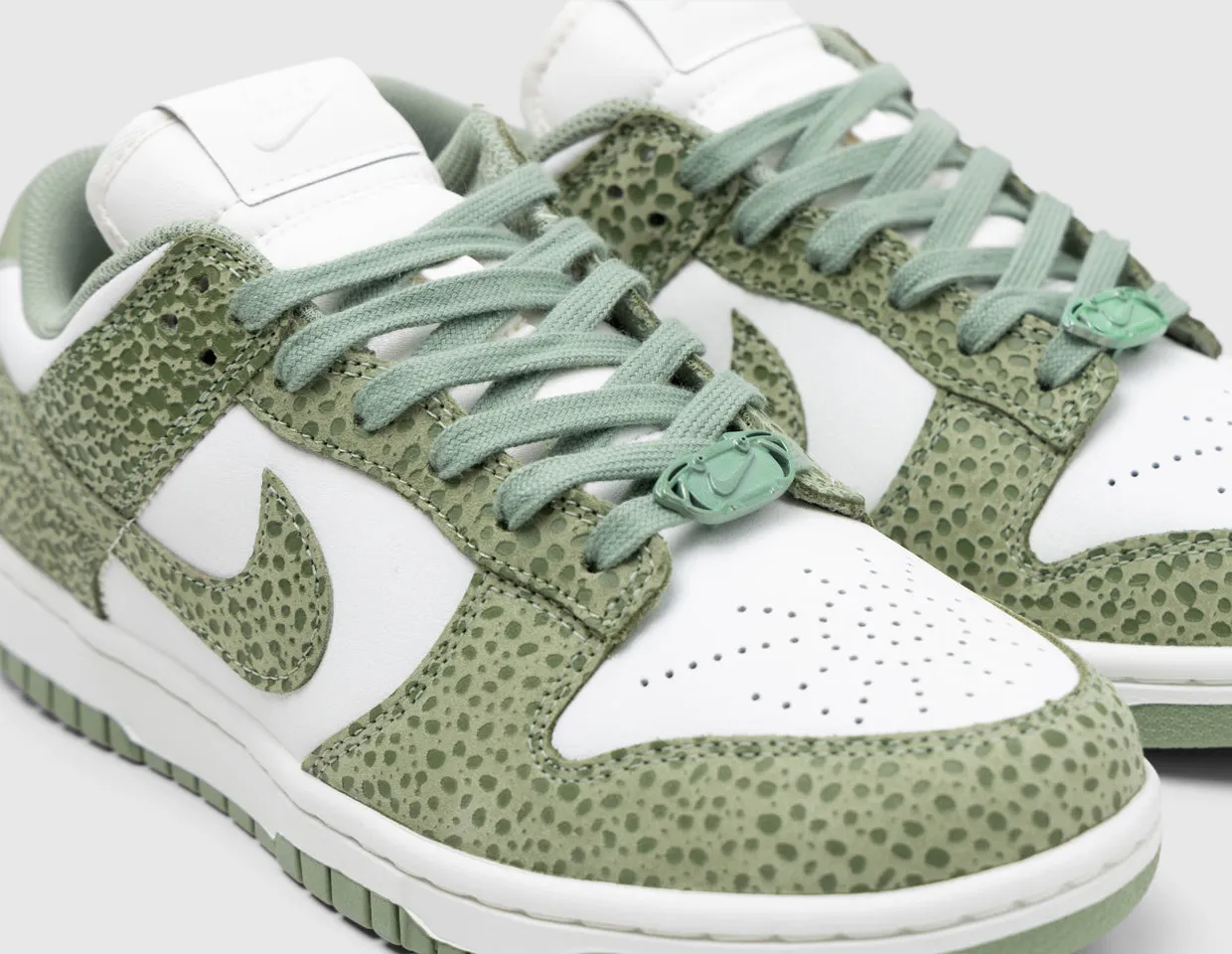 Nike Women's Dunk Low PRM Oil Green / Oil Green - Treeline Sail