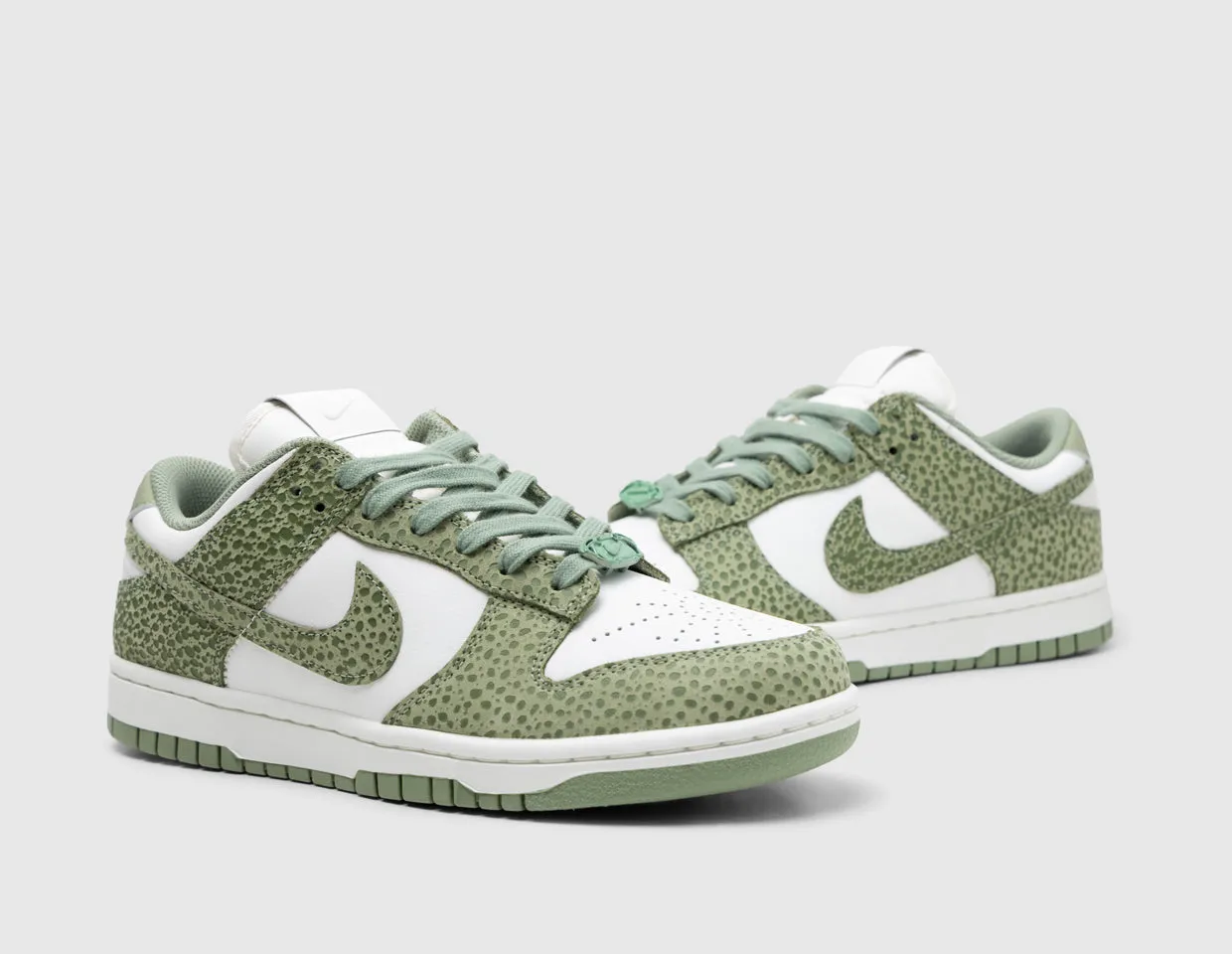 Nike Women's Dunk Low PRM Oil Green / Oil Green - Treeline Sail