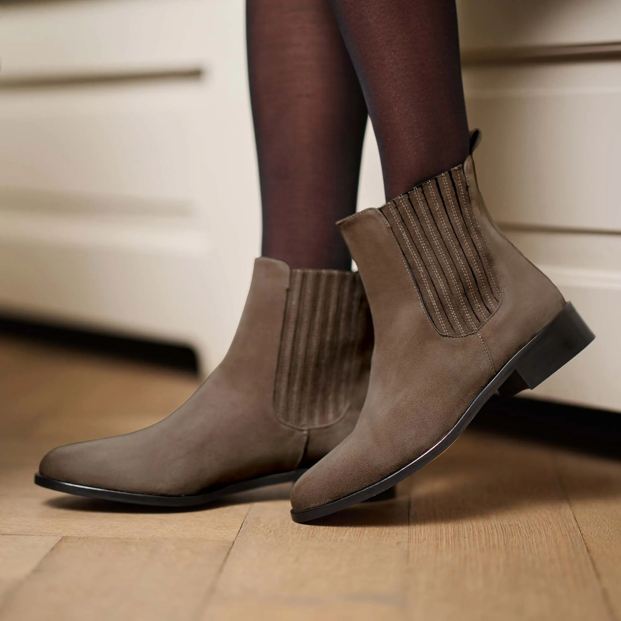 Vendôme Chey taupe suede chelsea boots